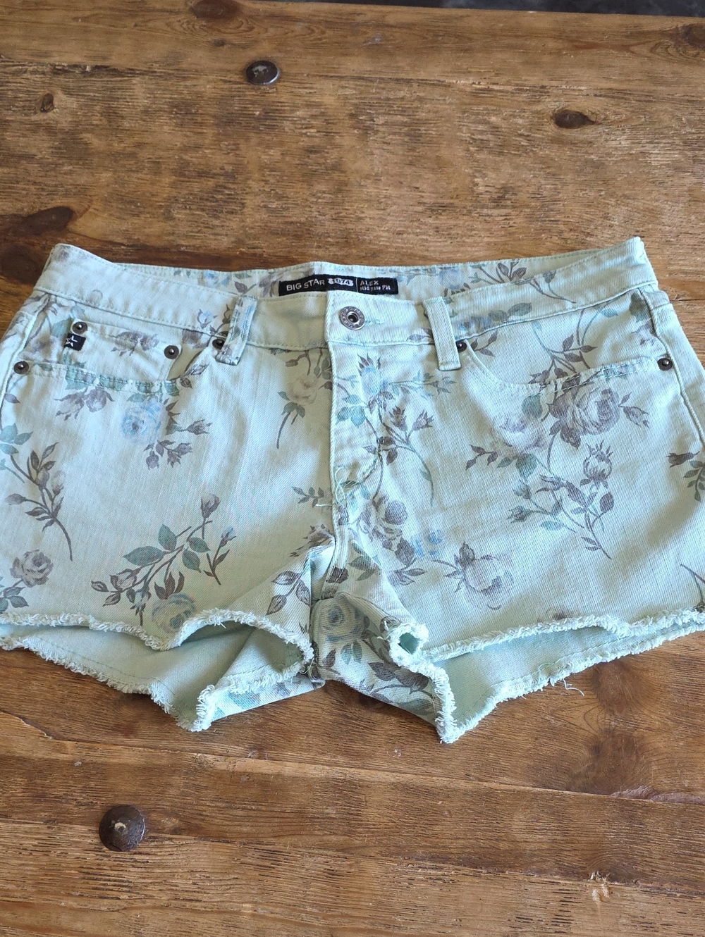 Big star mint green floral midrise shorts